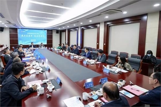 艾思捷顧總參加德清召開第十七期親清直通車·政企懇談會.jpg 艾思捷顧總參加德清召開第十七期親清直通車·政企懇談會.jpg