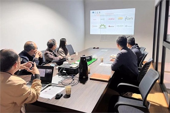 艾思捷歡迎西門子醫療器械有限公司來廠區進行合作考察 (3).jpg 艾思捷歡迎西門子醫療器械有限公司來廠區進行合作考察 (3).jpg