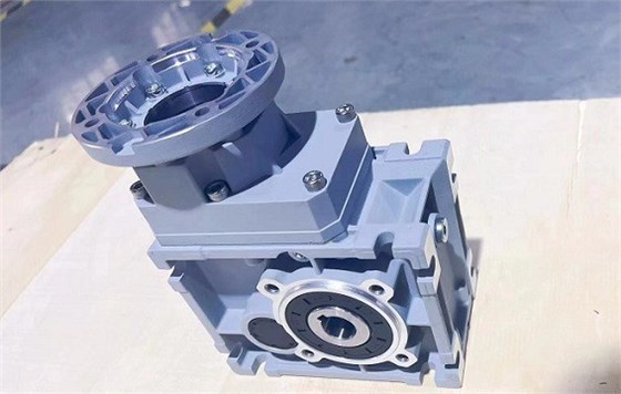 農業機械精準點播機專用減速機 SJKM050準雙曲面齒輪減速機.jpg 農業機械精準點播機專用減速機 SJKM050準雙曲面齒輪減速機.jpg