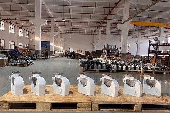 艾思捷生產160℃高溫蝸輪蝸桿減速機.jpg 艾思捷生產160℃高溫蝸輪蝸桿減速機.jpg