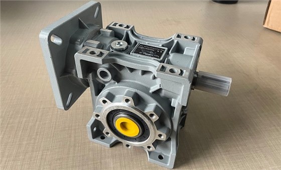 小型手動蝸輪蝸桿減速機 手搖蝸輪減速機.jpg 小型手動蝸輪蝸桿減速機 手搖蝸輪減速機.jpg