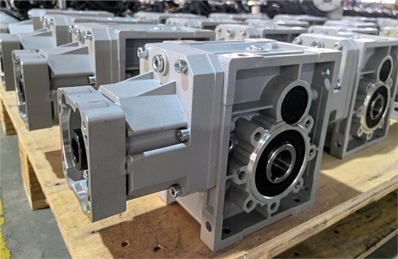 艾思捷款雙曲面直角減速機SJKM050-66.67-Y0.37KW-4P-MC (2).jpg 艾思捷款雙曲面直角減速機SJKM050-66.67-Y0.37KW-4P-MC (2).jpg