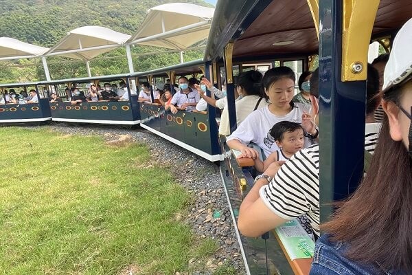 秋高氣爽，大家跟隨艾思捷一起團建去呀.jpg